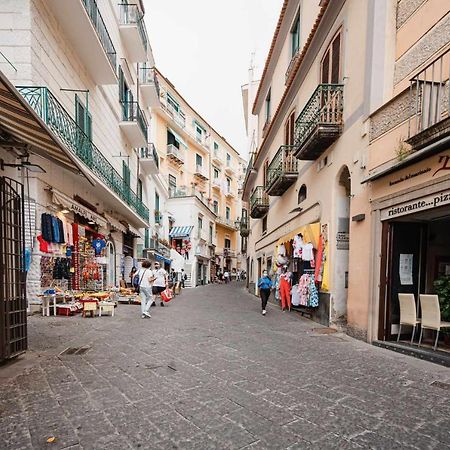 White Amalfi Centro Storico By Italianhost Leilighet Eksteriør bilde