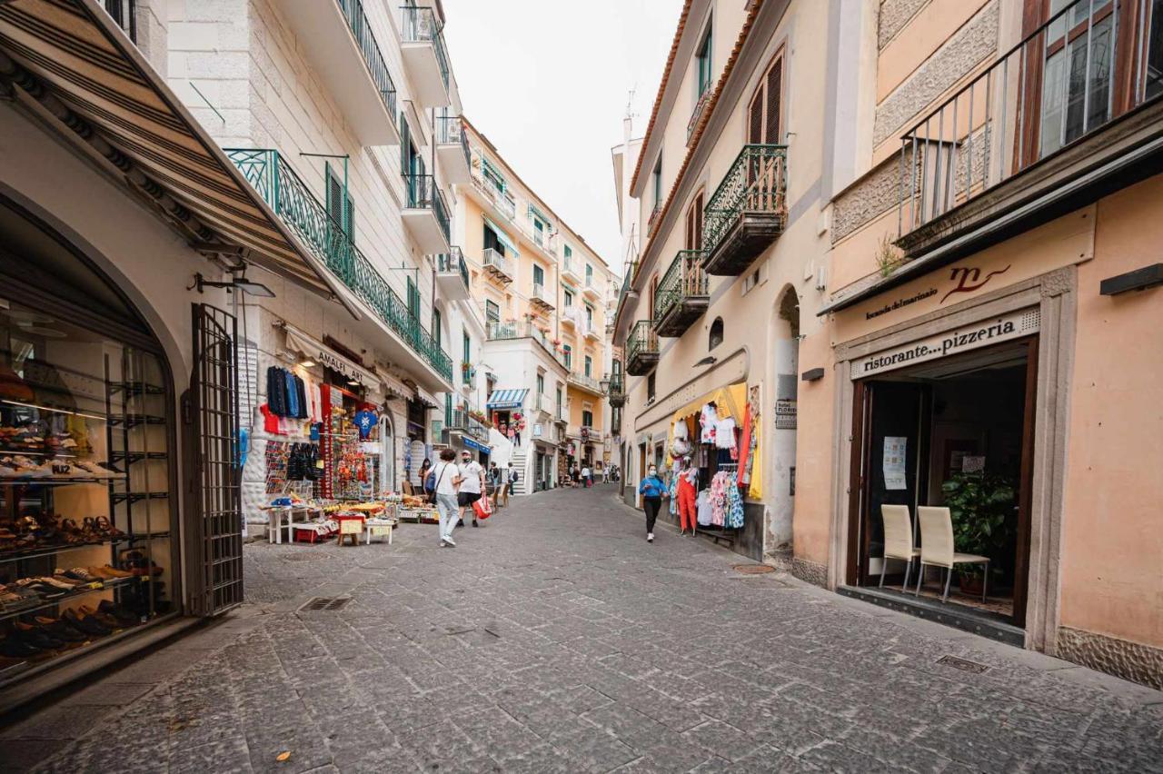 White Amalfi Centro Storico By Italianhost Leilighet Eksteriør bilde
